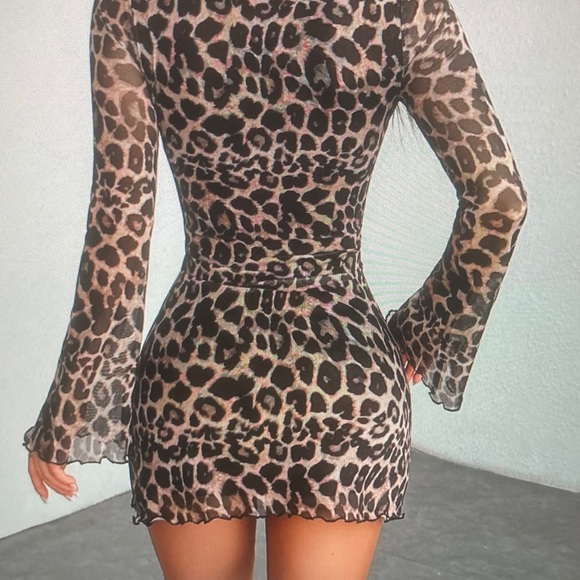 Dresses & Skirts - Long Sleeve Leopard Print Bodycon Dress in Brown